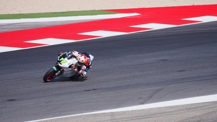 liberty media acquisisce dorna e motogp