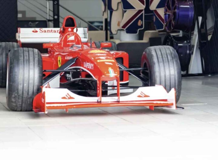 Ma cosa accadrebbe al corpo di una persona comune se si trovasse a bordo di una monoposto di F1? Un quesito che va oltre la semplice