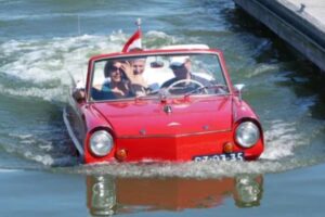 La storica auto anfibio