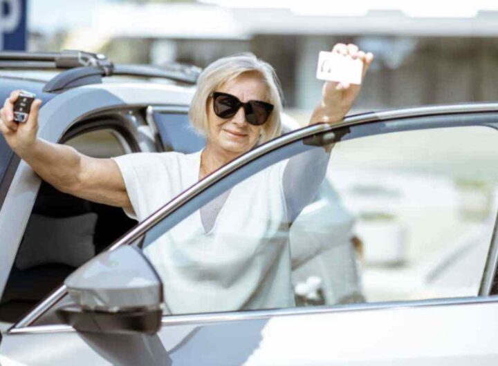 In un contesto segnato da recenti incidenti stradali mortali causati da conducenti oltre gli 80 anni che hanno imboccato contromano le autostrade, Matteo Salvini,