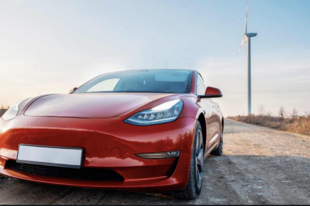 all’ingegneria avanzata e all’esperienza del suo amministratore delegato, Peter Rawlinson, l’ex capo progetto della Tesla Model S.