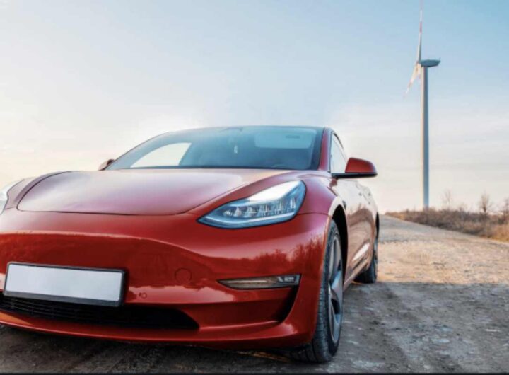 all’ingegneria avanzata e all’esperienza del suo amministratore delegato, Peter Rawlinson, l’ex capo progetto della Tesla Model S.