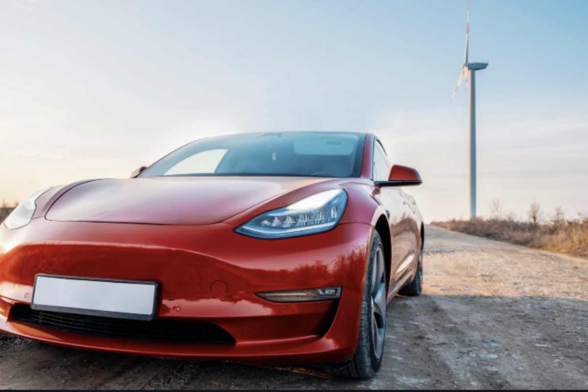 Tesla, azienda statunitense con sede ad Austin, Texas, continua a essere un punto di riferimento nel settore delle auto elettriche