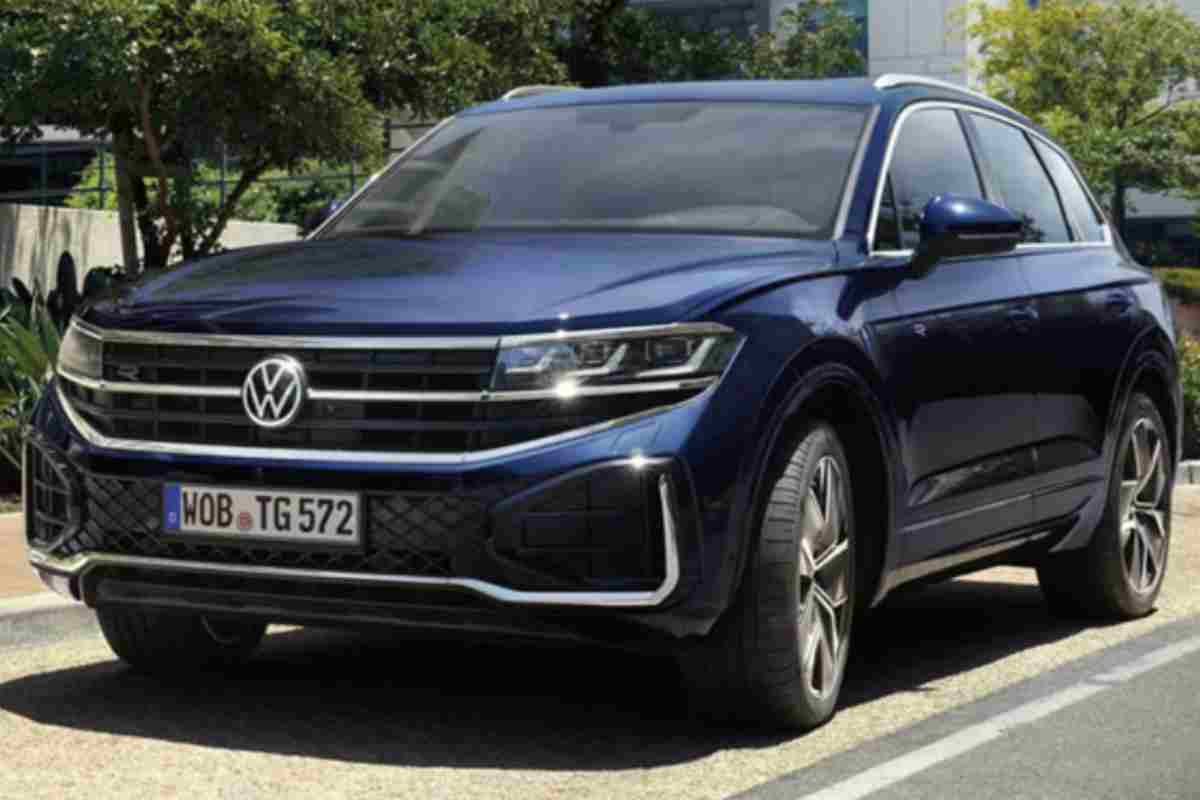 Tra le novità discusse internamente a Volkswagen vi era anche l’ipotesi di un “mini Buzz”, un modello monovolume elettrico compatto sviluppato sulla piattaforma MEB,