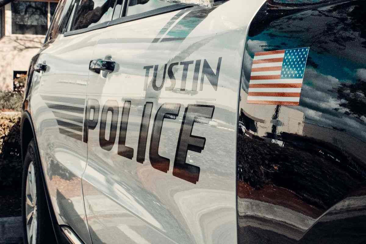 evento per appassionati di auto diventa un disastro: tra arresti e sequestri di armi