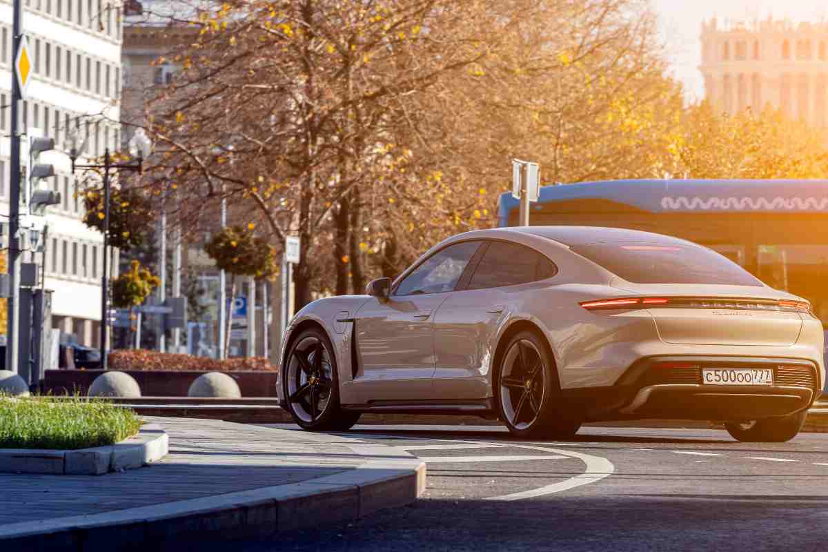 porsche rubata: furto in tempo record a Londra