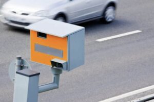 Nei primi otto mesi del 2025 sono state elevate 1.300 multe per eccesso di velocità, con una percentuale significativa che coinvolge motociclisti