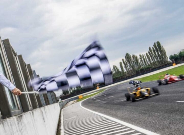 La sua recente vittoria nella gara di quattro ore della Nürburgring Langstrecken-Serie (NLS), al volante della Ferrari 296 GT3