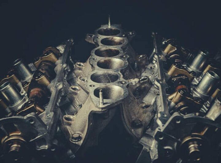 Motore automobile V8