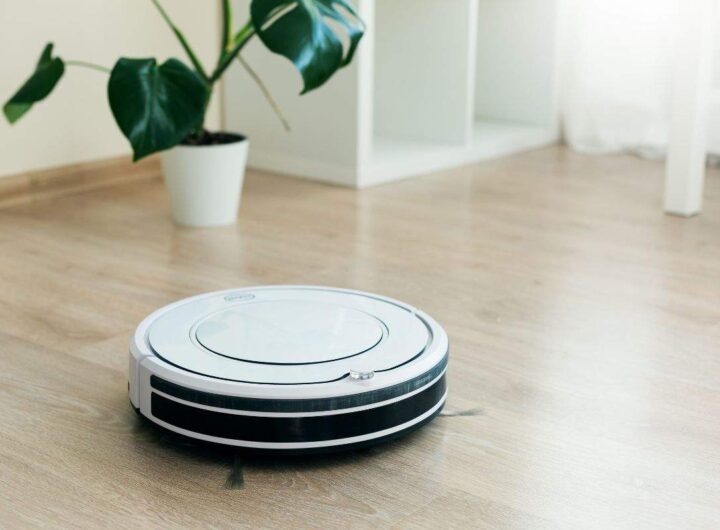 Da aspirapolveri ad auto elettriche: Tesla ha un nuovo rivale