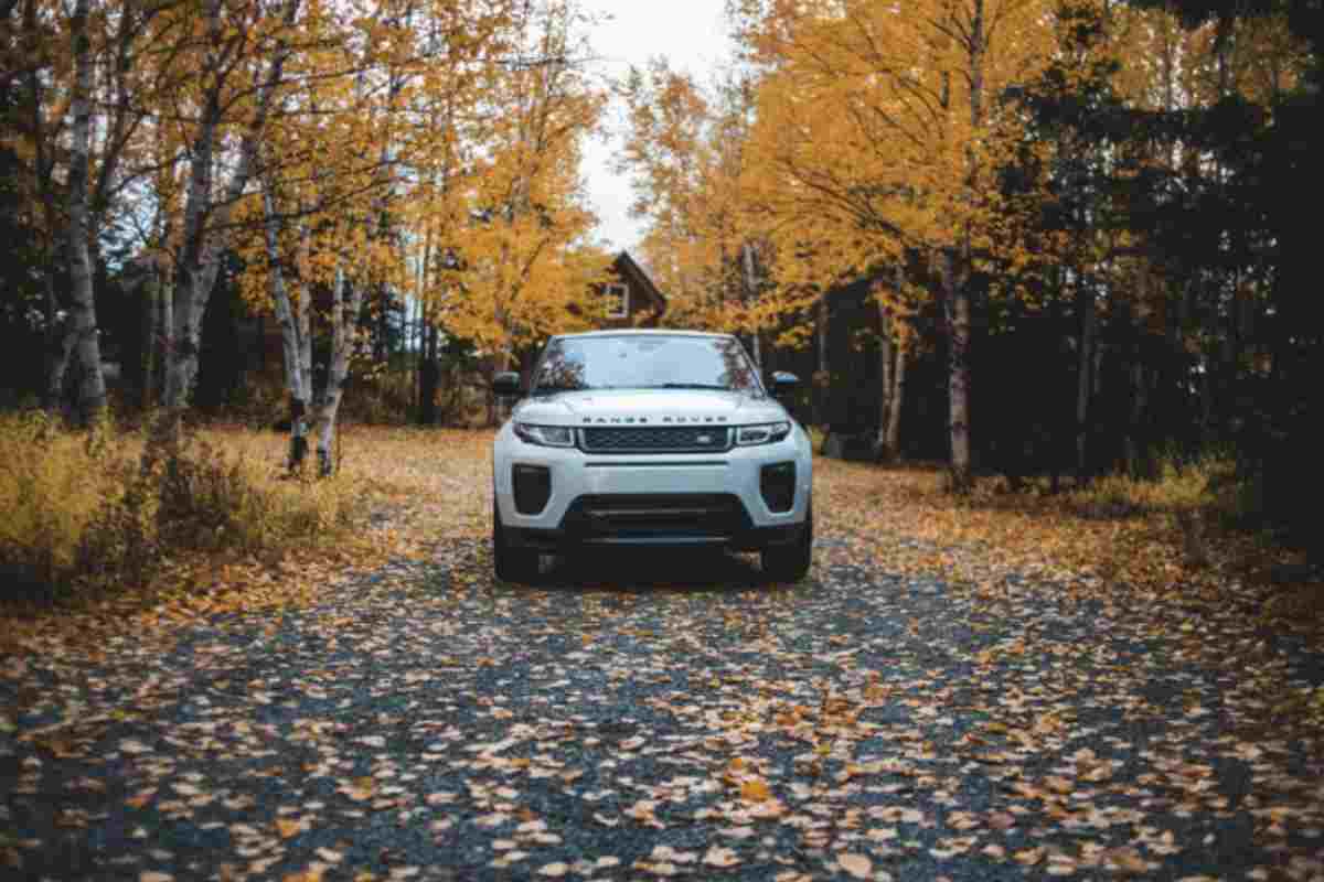 Chi preferisce l’escursionismo in bicicletta può scegliere il percorso lungo il Canale Vacchelli, un’opera idraulica ottocentesca che attraversa