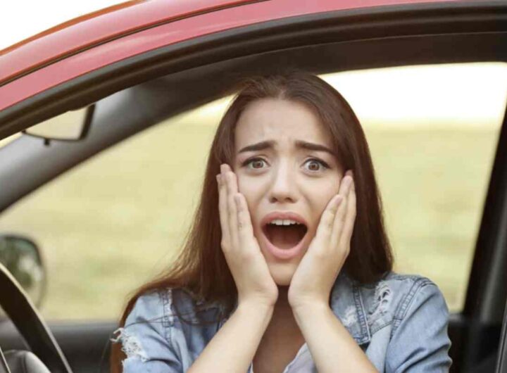 Questa condizione, più comune di quanto si immagini, si manifesta con segnali tipici dell’ansia come tremori, sudorazione e in casi