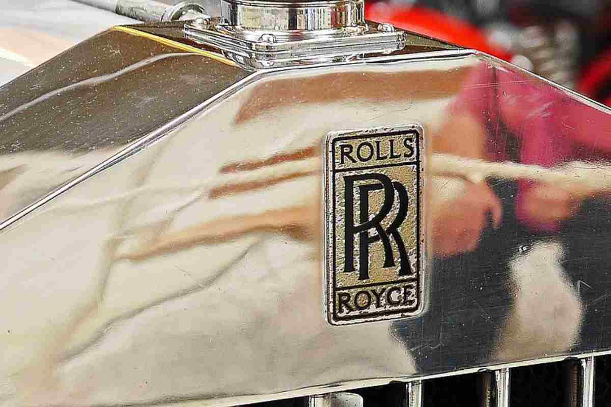 carro attrezzi rolls royce